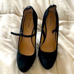 8.5 guess black heels